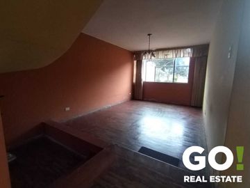 VENTA DE CASA FRENTE A PARQUE EN SAN MIGUEL