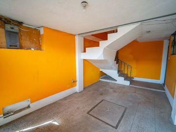 Casa en venta Monjas Orquideas 4 Pisos 452.7 3m2