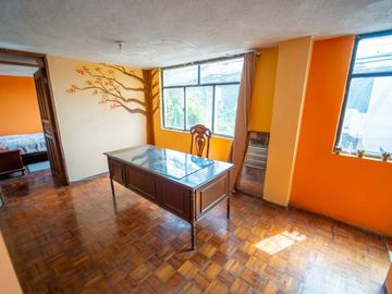 Casa en venta Monjas Orquideas 4 Pisos 452.7 3m2