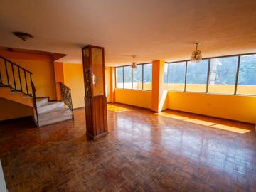 Casa en venta Monjas Orquideas 4 Pisos 452.7 3m2