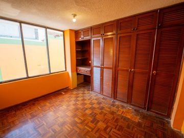Casa en venta Monjas Orquideas 4 Pisos 452.7 3m2