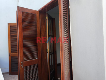 Venta De Casa En San Isidro Ubic Estrategica