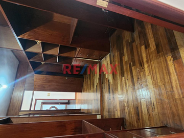 Venta De Casa En San Isidro Ubic Estrategica