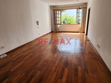 Venta De Casa En San Isidro Ubic Estrategica