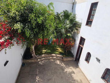 Venta De Casa En San Isidro Ubic Estrategica