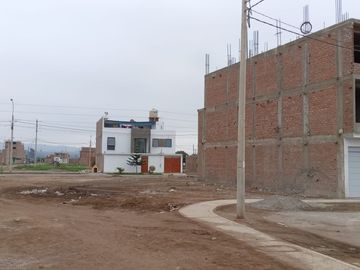 Se Vende Terreno Frente A Parque En Urb Los Huertos De Cañete