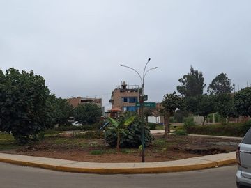 Se Vende Terreno Frente A Parque En Urb Los Huertos De Cañete