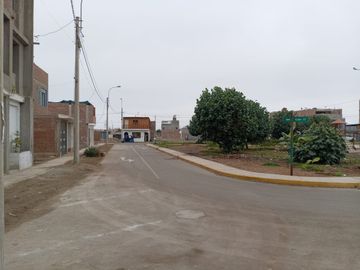 Se Vende Terreno Frente A Parque En Urb Los Huertos De Cañete