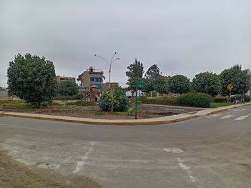 Se Vende Terreno Frente A Parque En Urb Los Huertos De Cañete