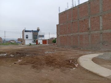 Se Vende Terreno Frente A Parque En Urb Los Huertos De Cañete