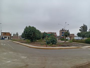 Se Vende Terreno Frente A Parque En Urb Los Huertos De Cañete