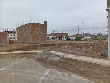 Se Vende Terreno Frente A Parque En Urb Los Huertos De Cañete
