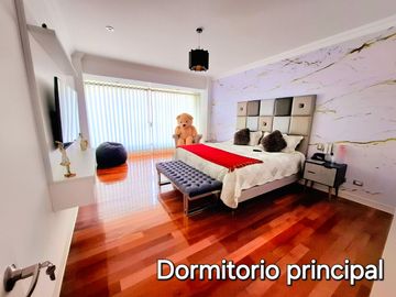 VENTA CASA CASUARINAS A.C. 647 m2 REMODELADA/4 PISOS/05 DORMITORIOS/PISCINA/VISTA PANORAMICA