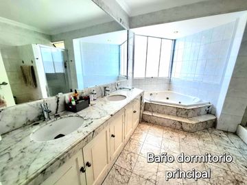 VENTA CASA CASUARINAS A.C. 647 m2 REMODELADA/4 PISOS/05 DORMITORIOS/PISCINA/VISTA PANORAMICA