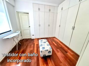 VENTA CASA CASUARINAS A.C. 647 m2 REMODELADA/4 PISOS/05 DORMITORIOS/PISCINA/VISTA PANORAMICA
