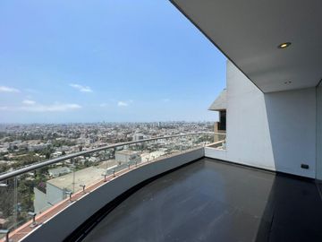 VENTA CASA CASUARINAS A.C. 647 m2 REMODELADA/4 PISOS/05 DORMITORIOS/PISCINA/VISTA PANORAMICA
