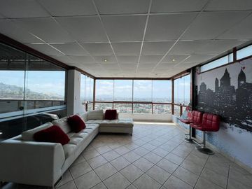 VENTA CASA CASUARINAS A.C. 647 m2 REMODELADA/4 PISOS/05 DORMITORIOS/PISCINA/VISTA PANORAMICA