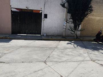 Casa en venta en dos niveles en Tenango del Valle Colonia Ojo de agua