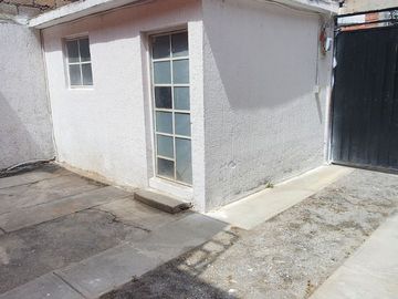 Casa en venta en dos niveles en Tenango del Valle Colonia Ojo de agua