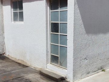Casa en venta en dos niveles en Tenango del Valle Colonia Ojo de agua