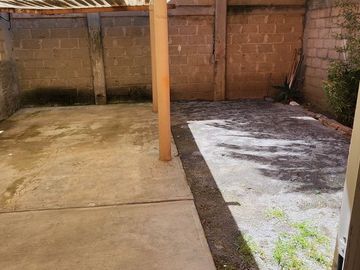 Casa en venta en dos niveles en Tenango del Valle Colonia Ojo de agua