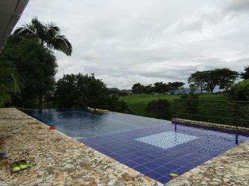Casa campestre para el Arriendo con buena ubicación en Cerritos