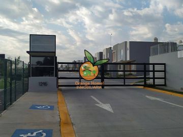 CASA EN FRACC. PRIVADO EN PARQUES DE TESISTÁN, ZAPOPAN