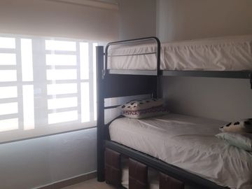 CASA CON ALBERCA Y SEGURIDAD AL SUR DE CUERNAVACA EN VENTA