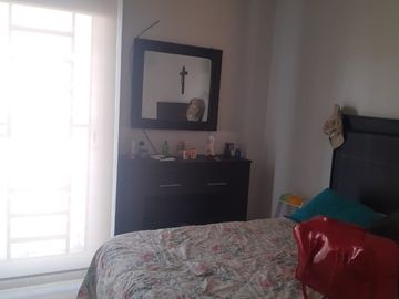 CASA CON ALBERCA Y SEGURIDAD AL SUR DE CUERNAVACA EN VENTA