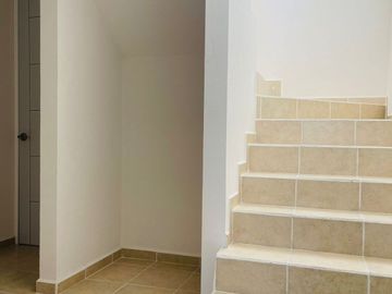 CASA EN VENTA CON ALBERCA Y JARDIN AL SUR DE CUERNAVACA