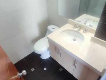 se vende duplex 194m2 lince