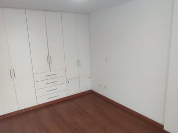 se vende duplex 194m2 lince