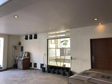 Venta Casa de 4 niveles en colonia Balcones Coloniales con jardín y roof garden