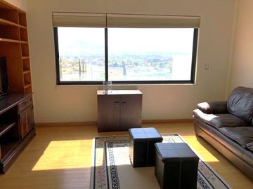 Venta Casa de 4 niveles en colonia Balcones Coloniales con jardín y roof garden