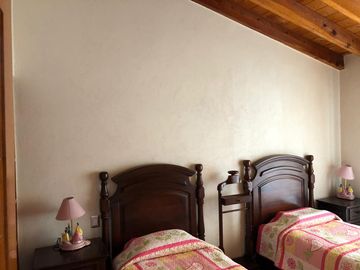 Venta Casa de 4 niveles en colonia Balcones Coloniales con jardín y roof garden