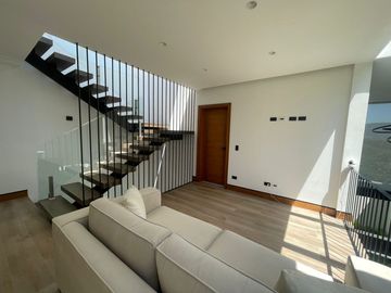 VENTA CASAS CON ACABADOS DE LUJO TUMBACO - HILACRIL - HOME REALTORS