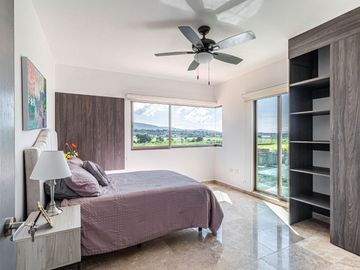CASA EN VENTA CON ALBERCA Y JARDIN PROPIOS AL SUR DE CUERNAVACA