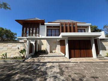 Brand new 4 bedrooms villa di ocean Blue kutuh Nusa dua
