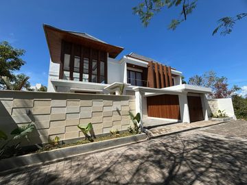 Brand new 4 bedrooms villa di ocean Blue kutuh Nusa dua