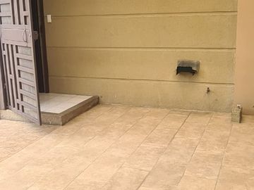 En venta casa remodelada en La Joya Etapa Platino, Av. leon Febres Cordero