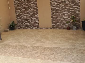 En venta casa remodelada en La Joya Etapa Platino, Av. leon Febres Cordero