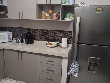 En venta casa remodelada en La Joya Etapa Platino, Av. leon Febres Cordero
