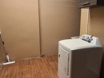 En venta casa remodelada en La Joya Etapa Platino, Av. leon Febres Cordero