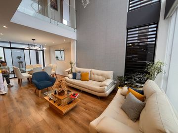 Casa de Venta en Santa Lucia Norte de Quito