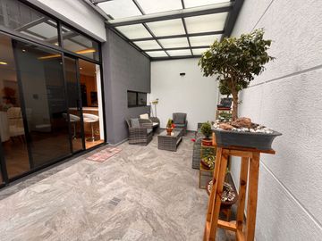 Casa de Venta en Santa Lucia Norte de Quito