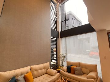 Casa de Venta en Santa Lucia Norte de Quito
