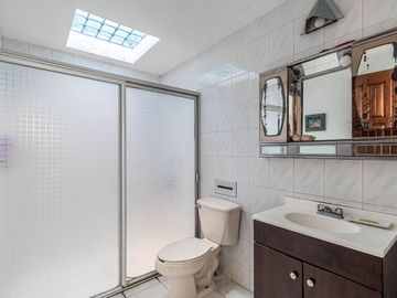 CASA EN VENTA CON EXTENSO JARDIN Y ALBERCA EN CUERNAVACA