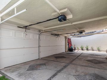 CASA EN VENTA CON EXTENSO JARDIN Y ALBERCA EN CUERNAVACA