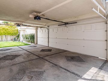 CASA EN VENTA CON EXTENSO JARDIN Y ALBERCA EN CUERNAVACA