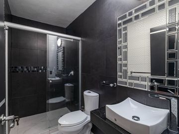 CASA EN VENTA EN CUERNAVACA CON ALBERCA